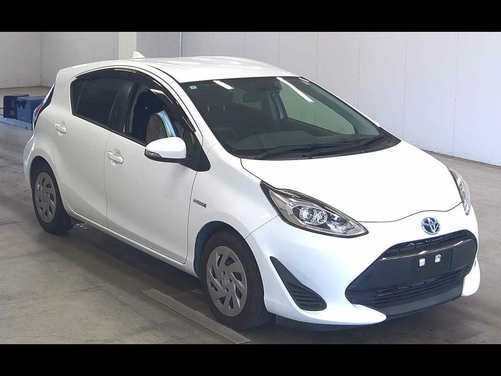 TOYOTA AQUA S