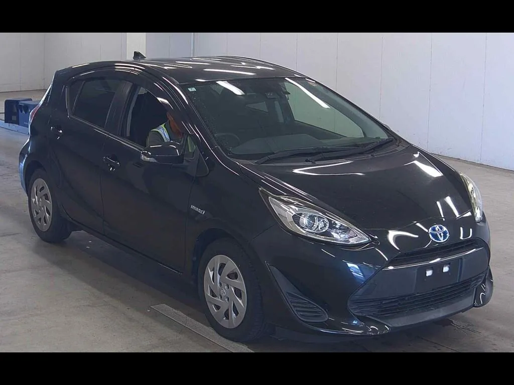 TOYOTA AQUA G