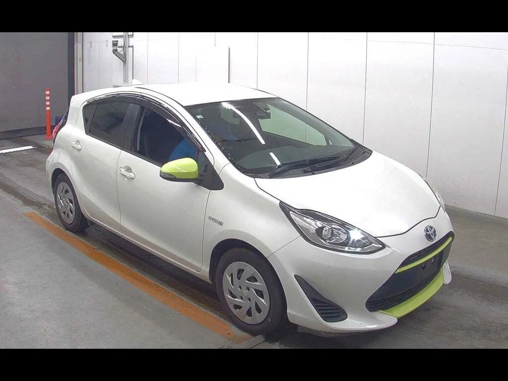 TOYOTA AQUA G