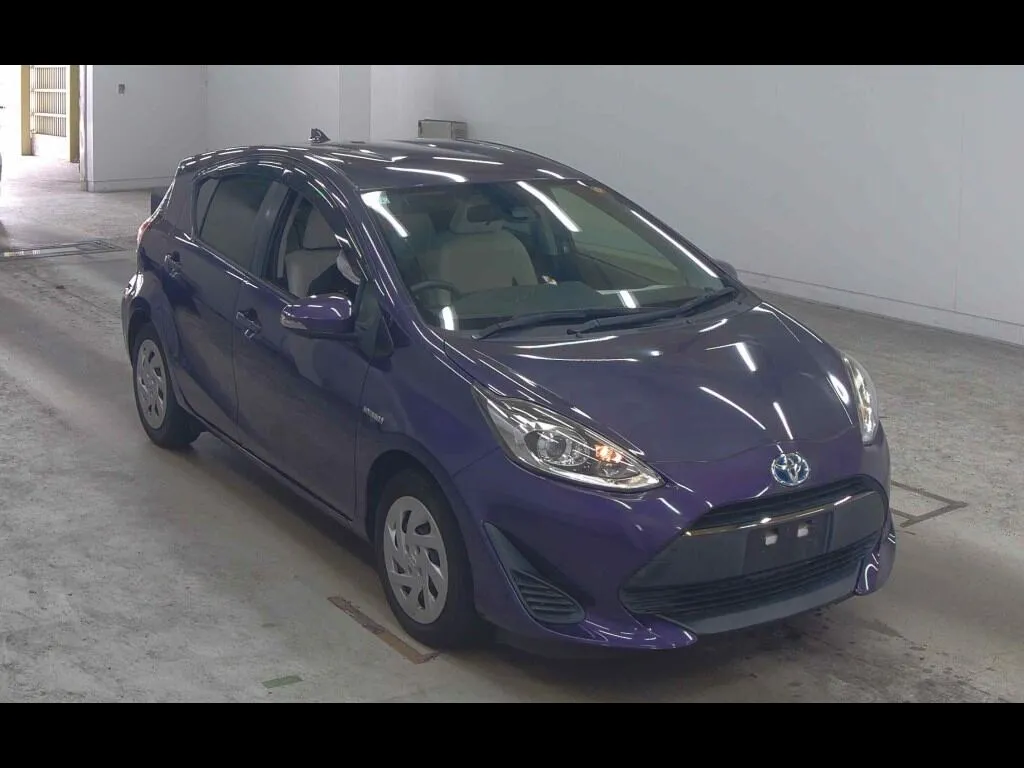 TOYOTA AQUA G SOFT LEATHER SELECTION