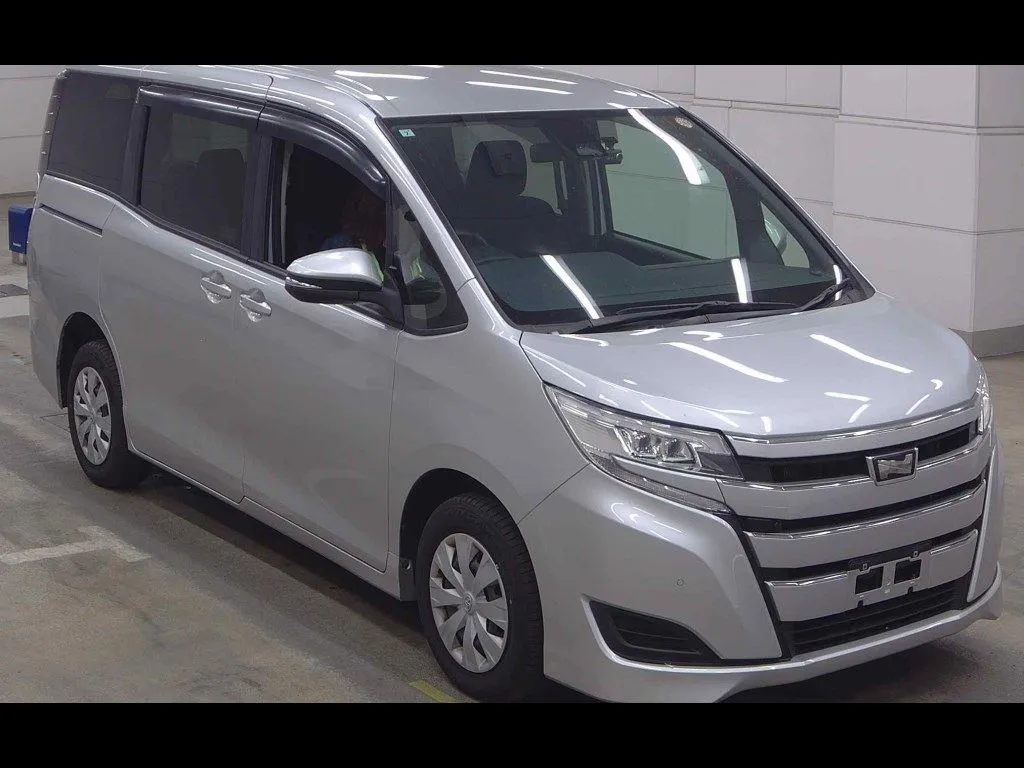 TOYOTA NOAH 4WD X