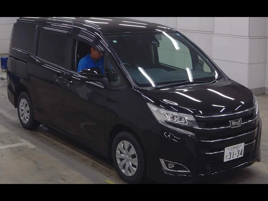 TOYOTA NOAH 4WD X