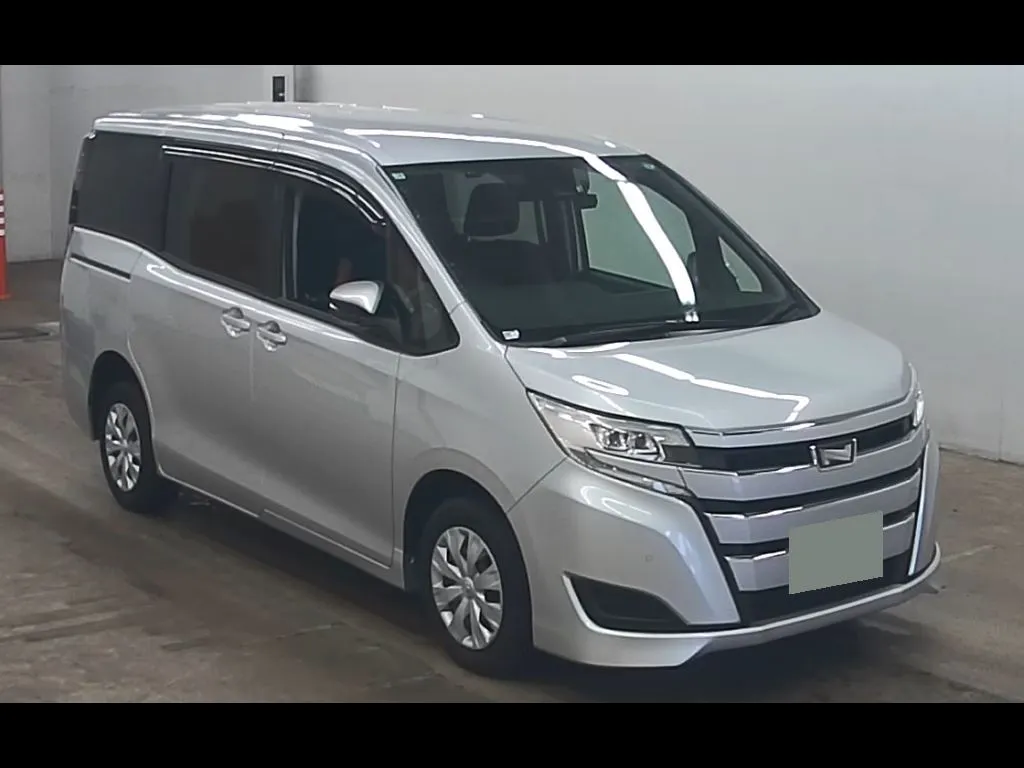 TOYOTA NOAH 4WD X