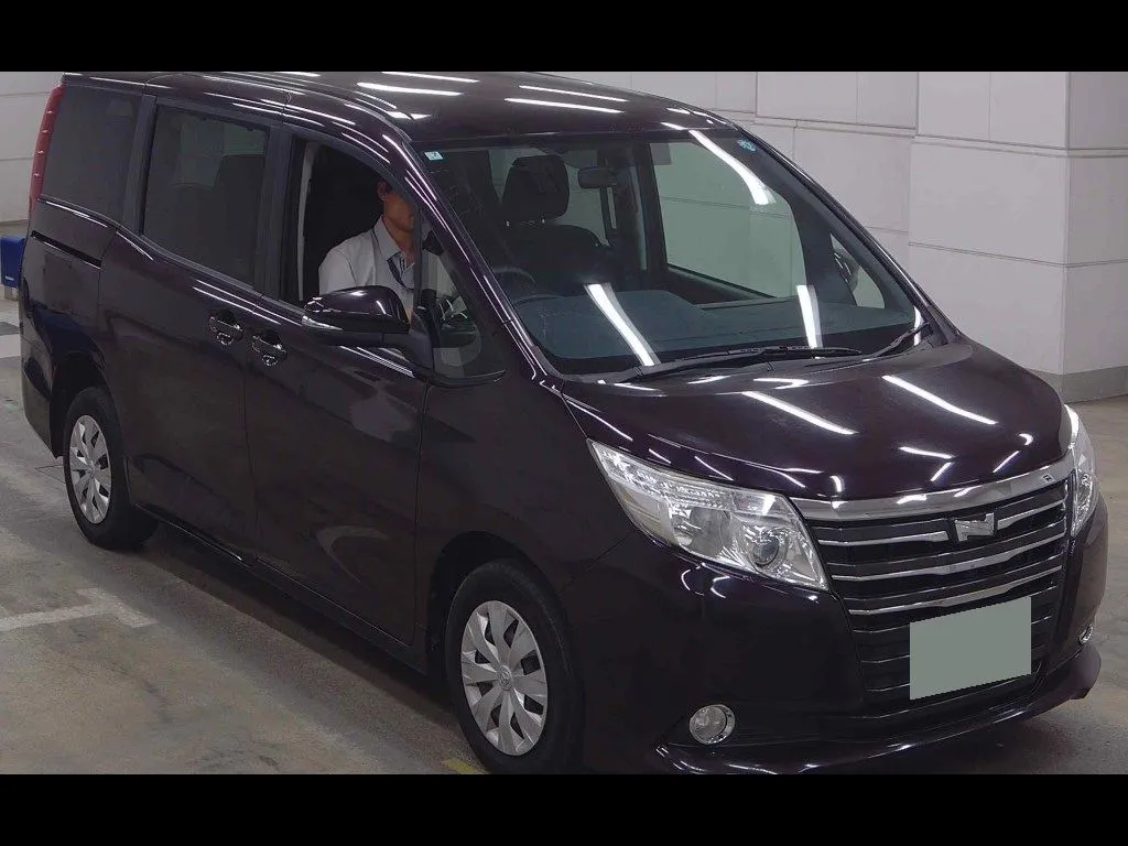 TOYOTA NOAH 4WD X DELIGHT PLUS