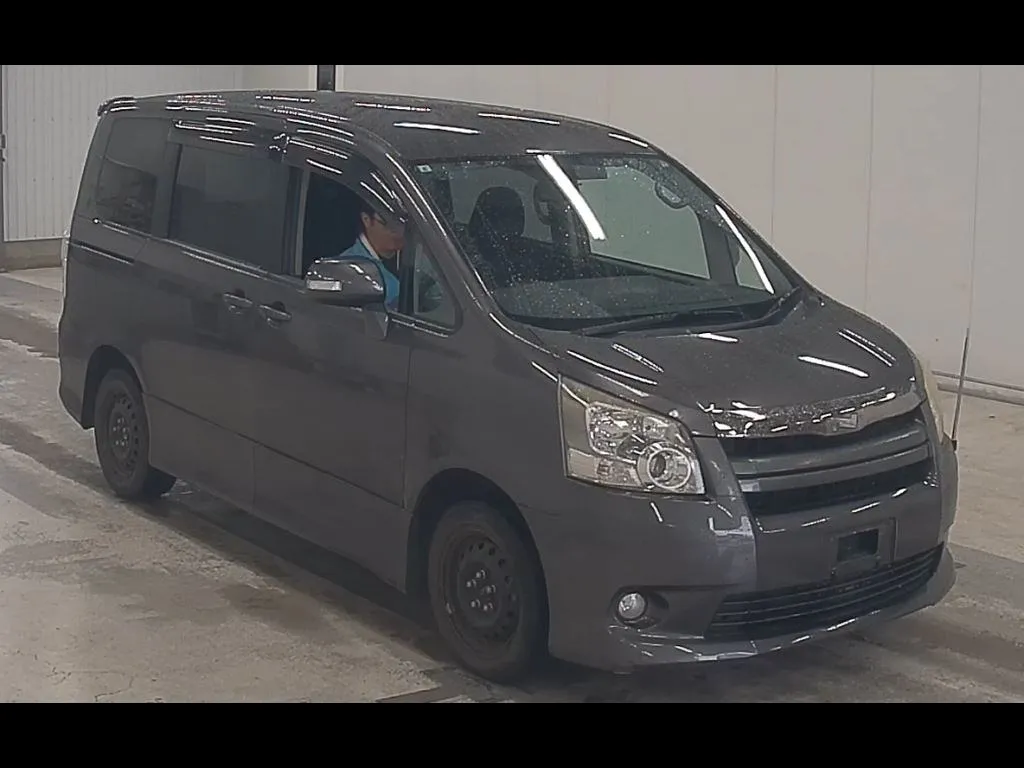 TOYOTA NOAH S