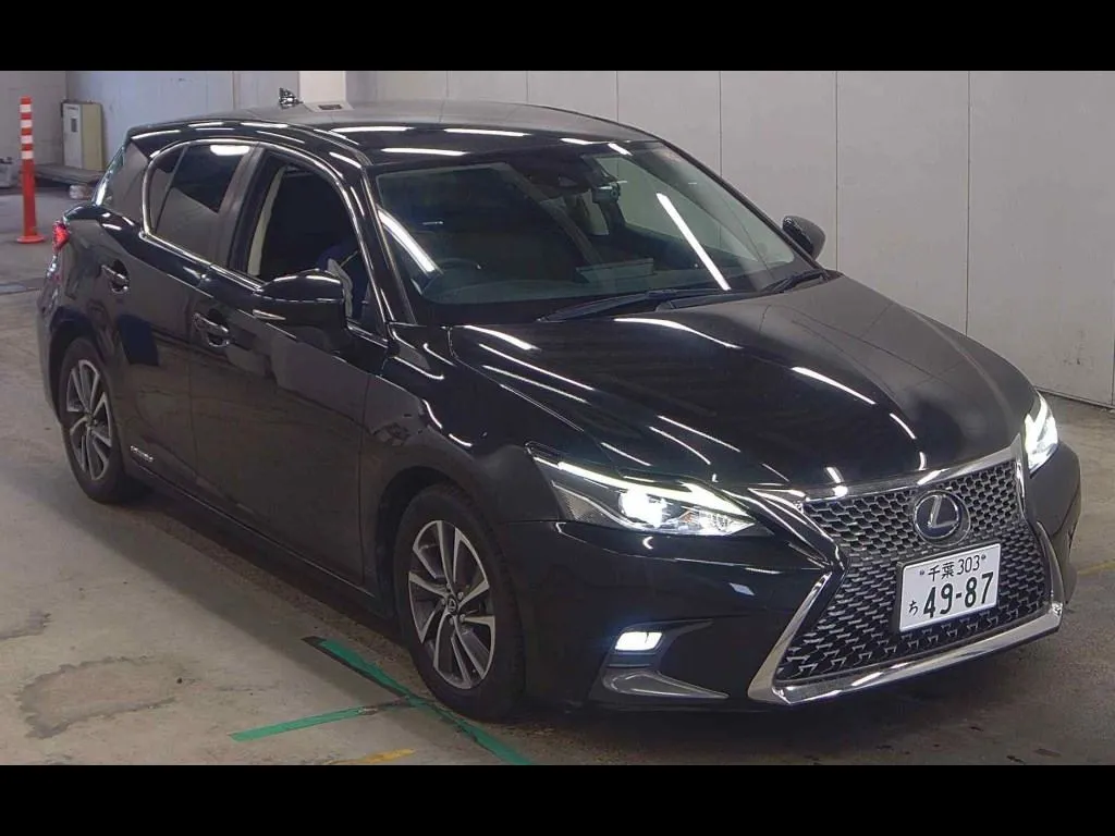 LEXUS CT CT200H VERSION C