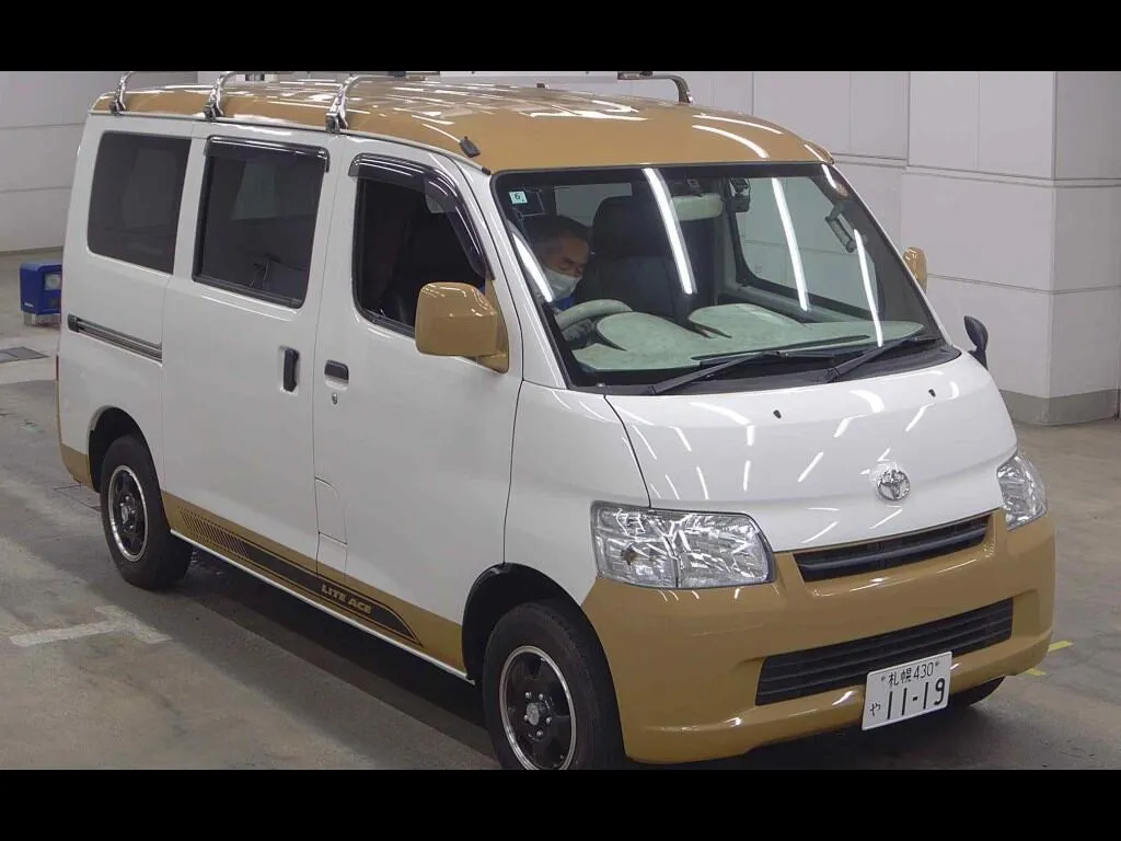 TOYOTA LITEACE VAN 5D 4WD GL