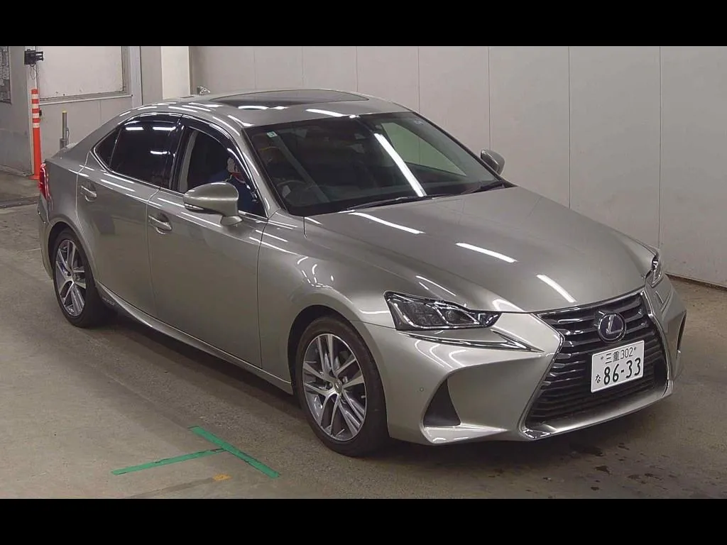 LEXUS IS 4D IS300H VERSION L