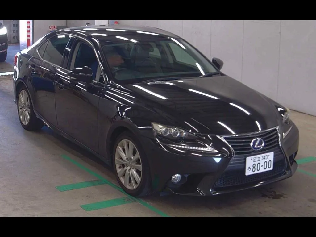LEXUS IS 4D IS300H