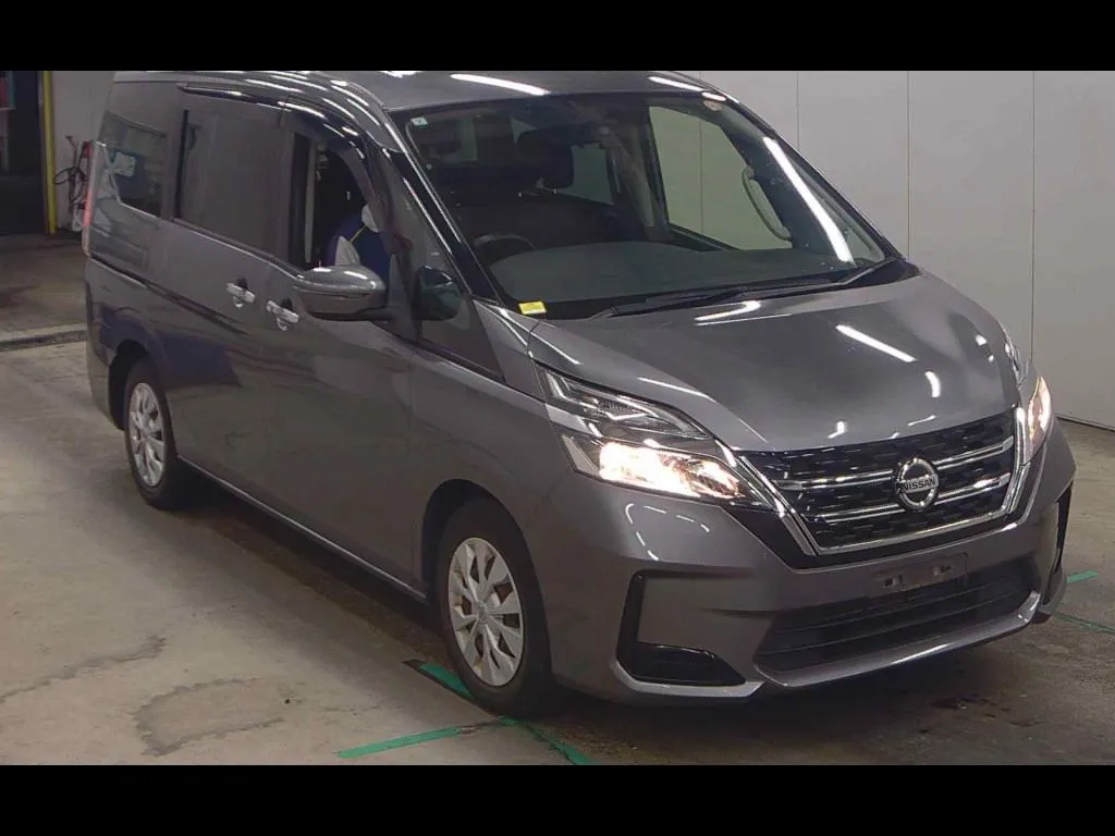 NISSAN SERENA 5D B