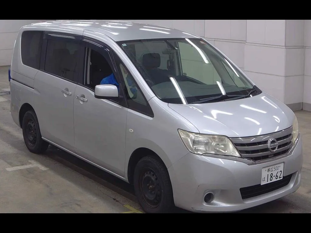 NISSAN SERENA 5D 4WD 20X