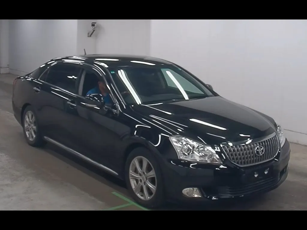 TOYOTA CROWN MAJESTA 4D A TYPE
