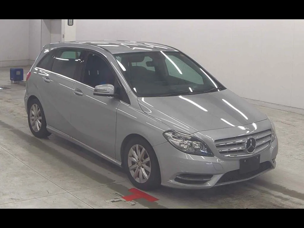 MERCEDES BENZ B-CLASS B180