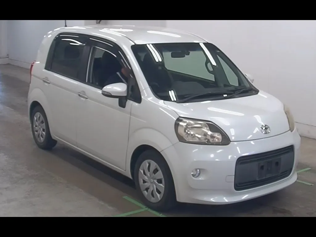 TOYOTA PORTE 4D G