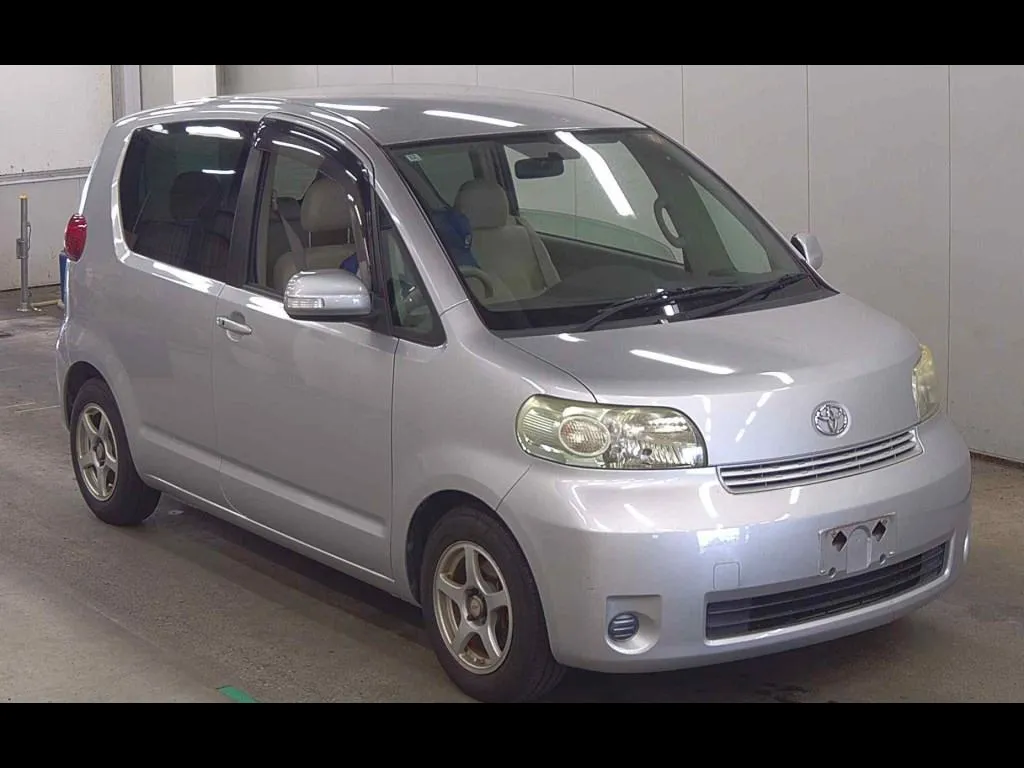 TOYOTA PORTE 3D 130I C PACKAGE