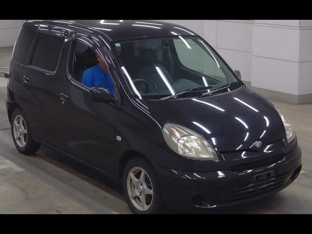 TOYOTA FUNCARGO 4WD X