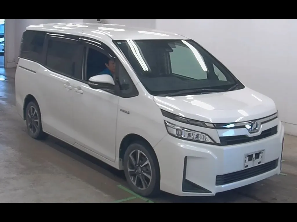 TOYOTA VOXY HYBRID X