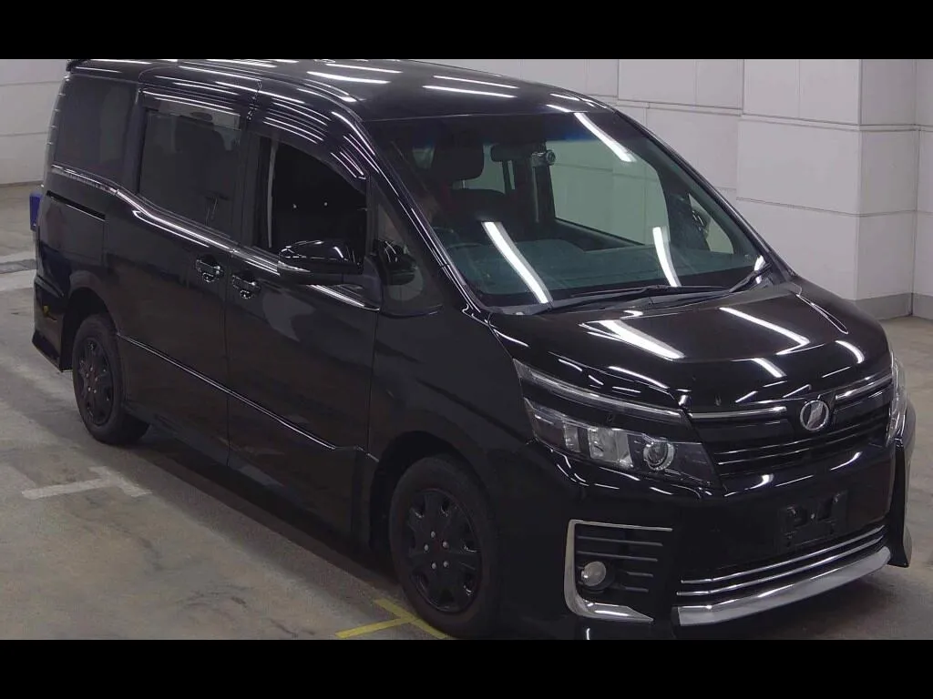 TOYOTA VOXY 4WD ZS