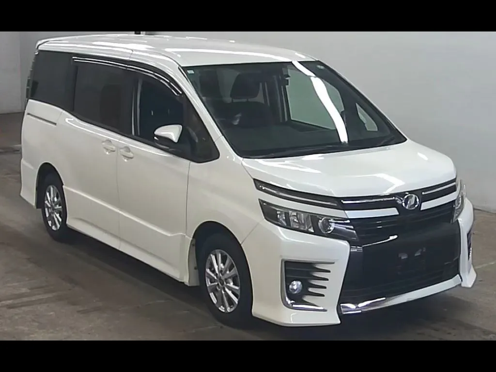 TOYOTA VOXY ZS