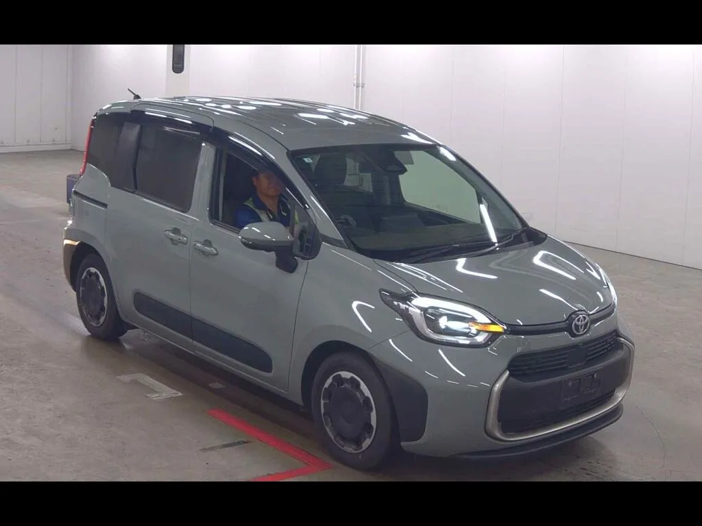 TOYOTA SIENTA HYBRID Z