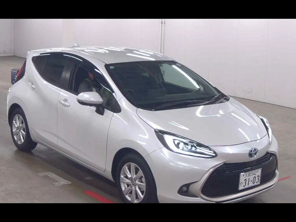 TOYOTA AQUA Z