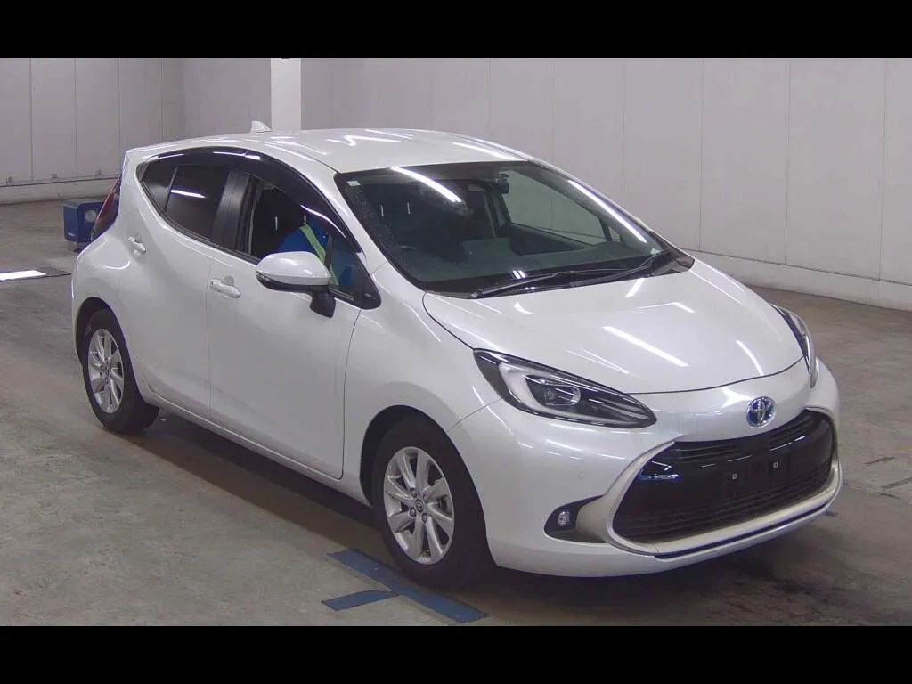 TOYOTA AQUA Z