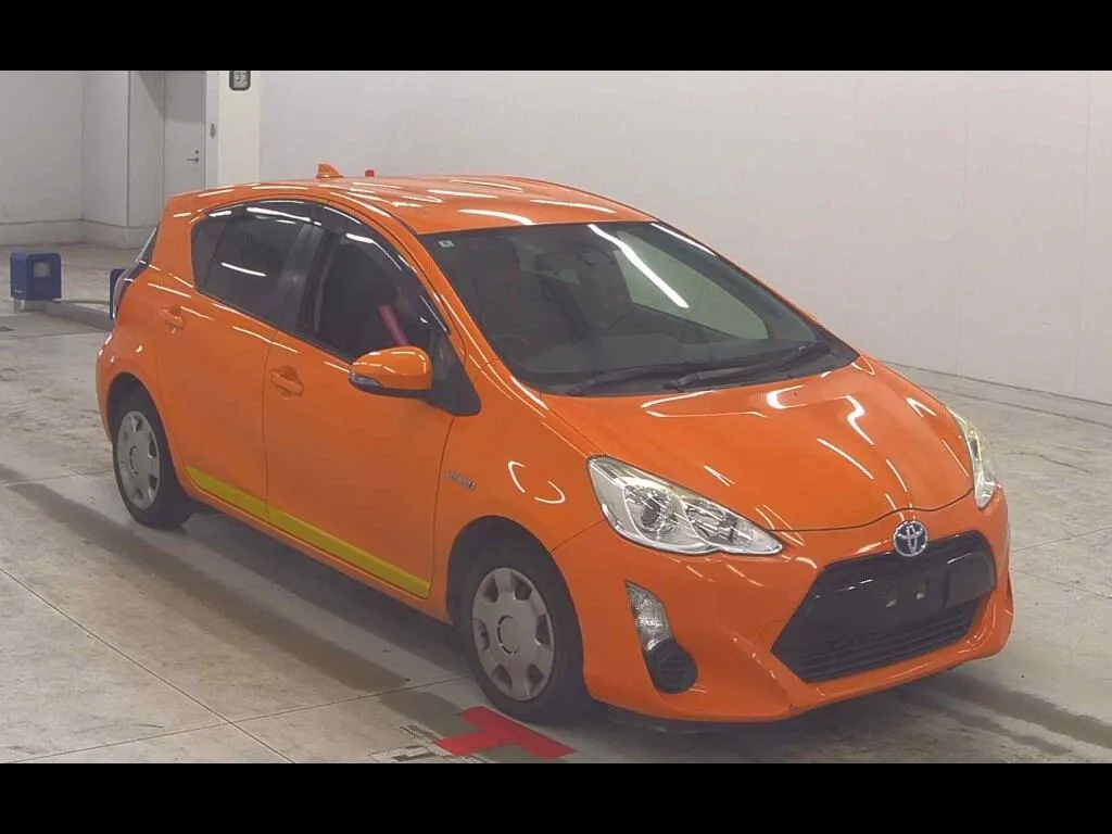 TOYOTA AQUA S