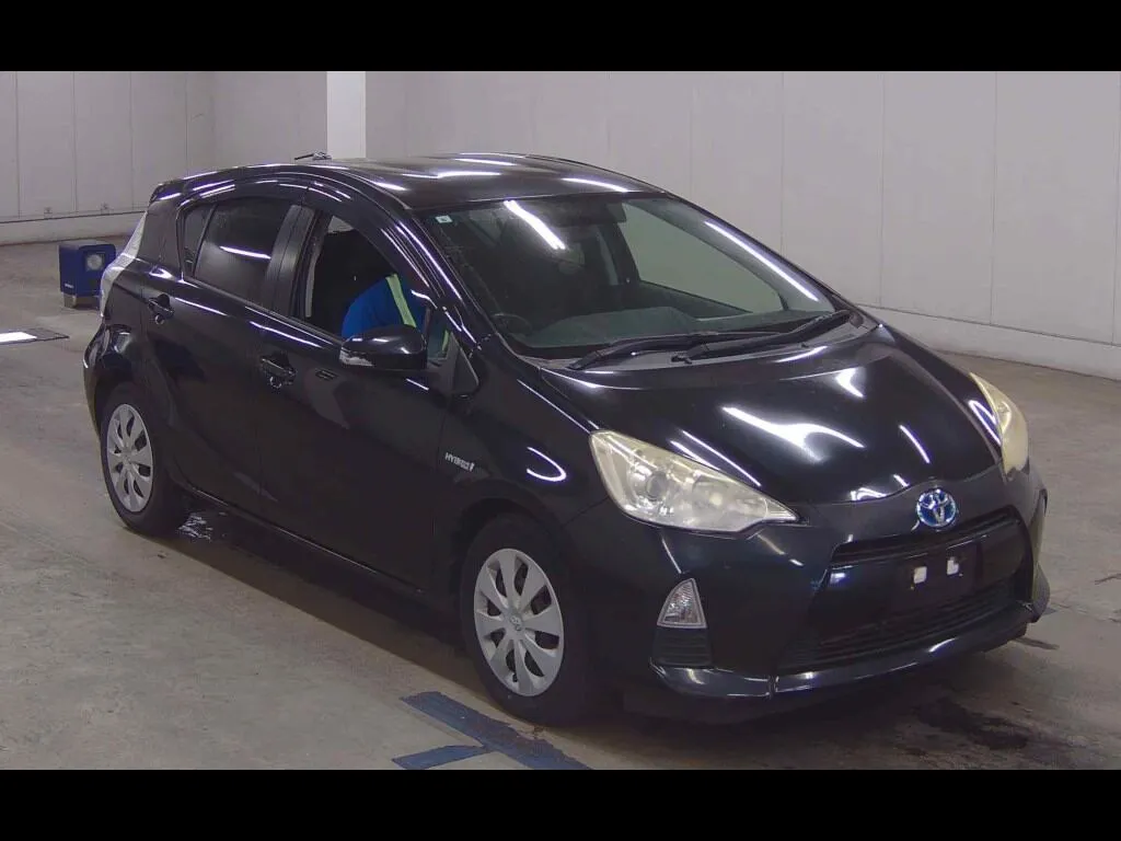 TOYOTA AQUA S
