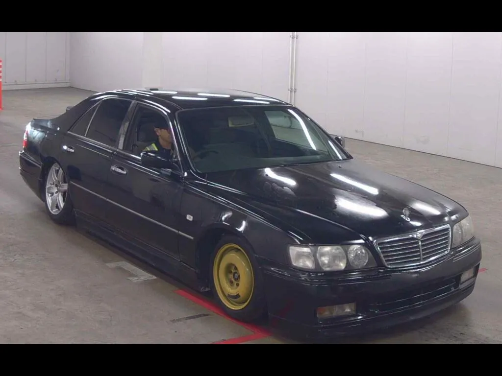 NISSAN CIMA 4D 30L