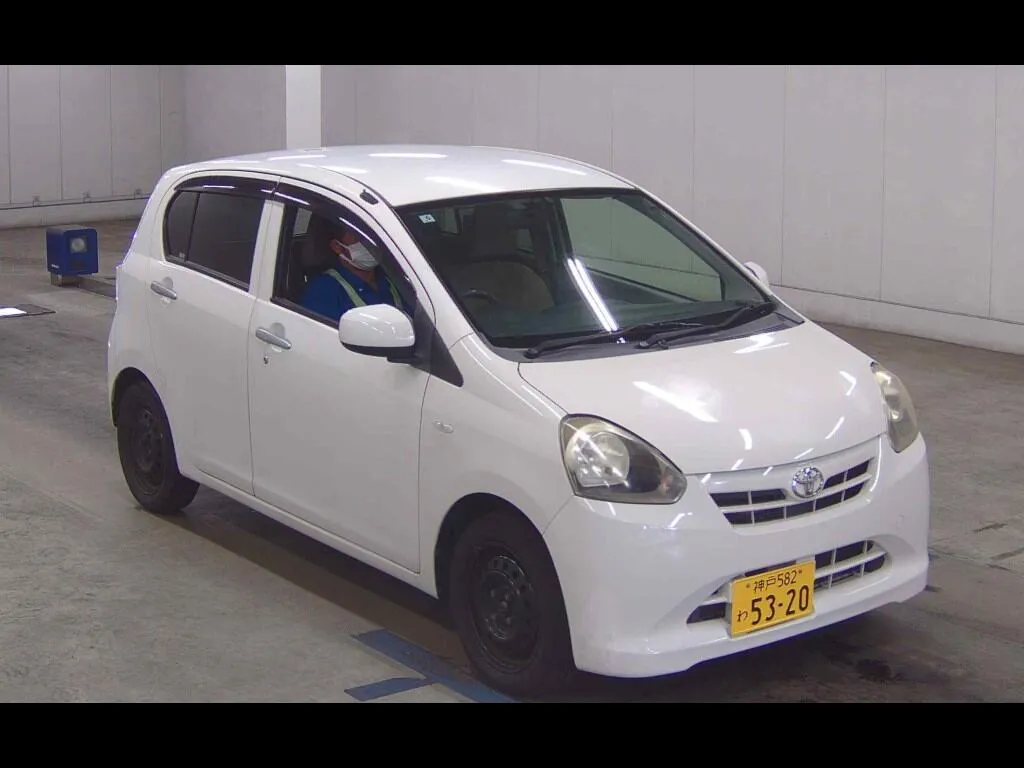 TOYOTA PIXIS EPOCH X