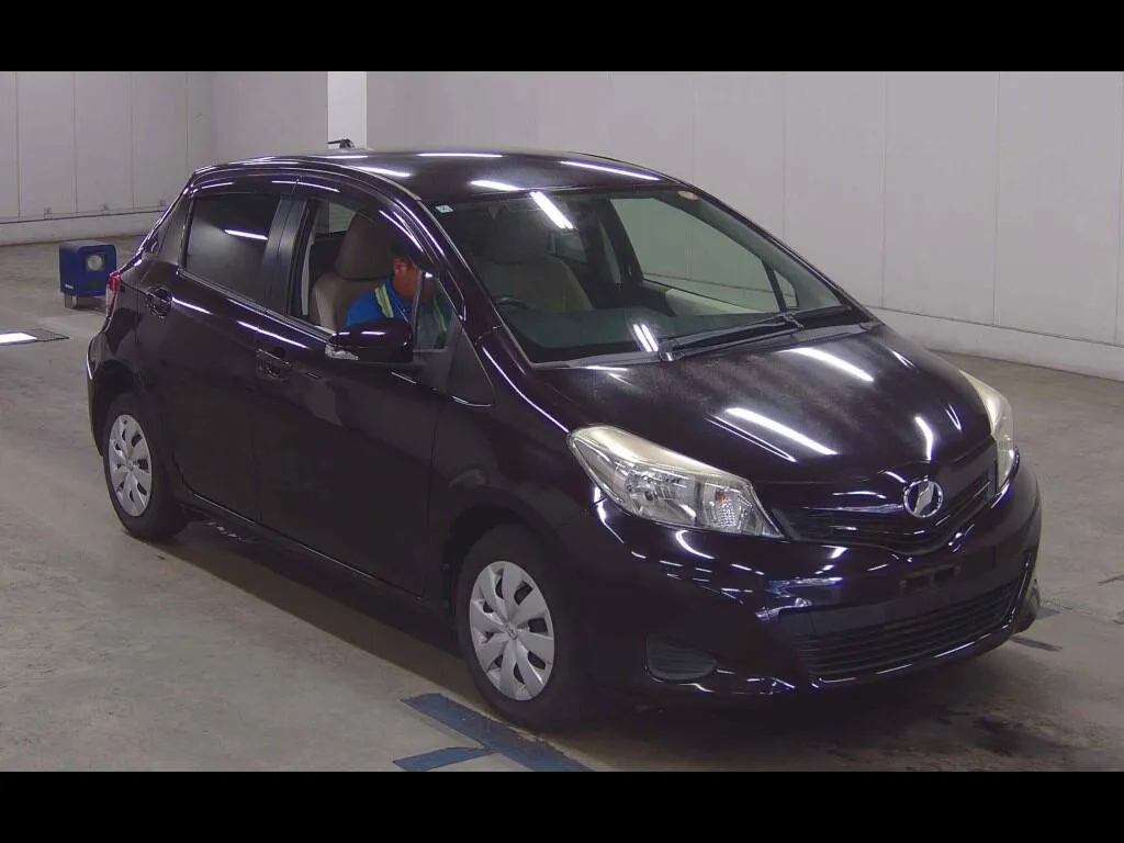 TOYOTA VITZ 5D F CIEL