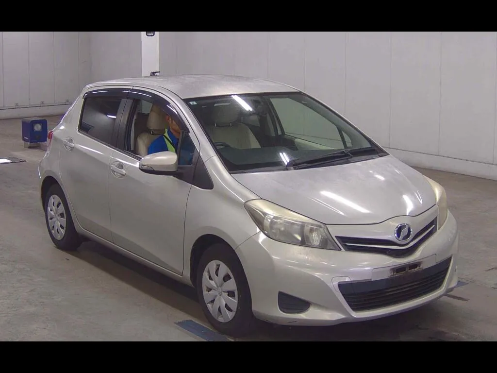 TOYOTA VITZ 5D F CIEL