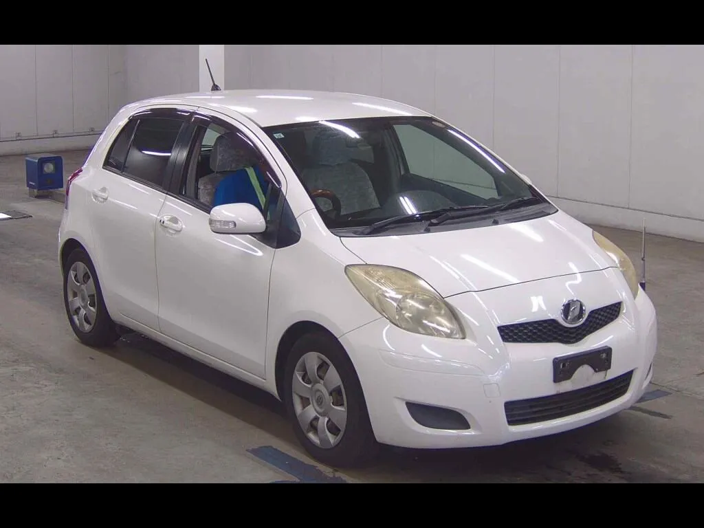 TOYOTA VITZ 5D U