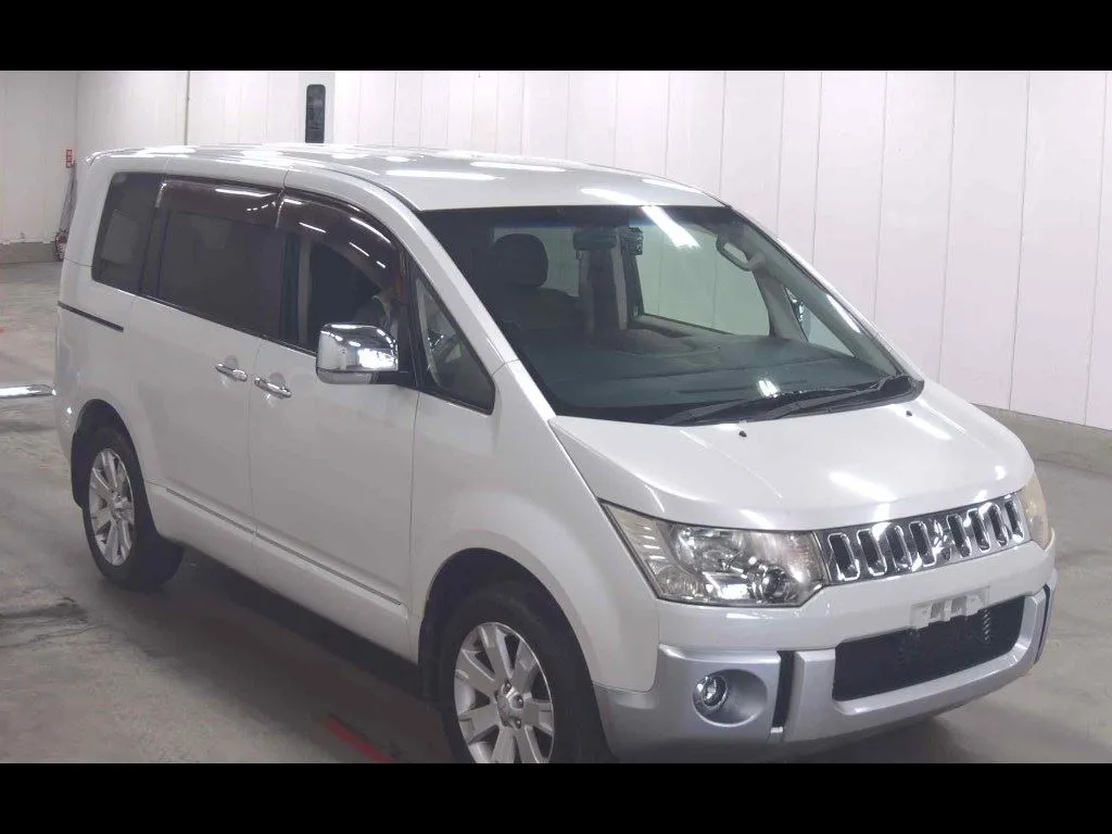 MITSUBISHI DELICA D:5 4WD G PREMIUM