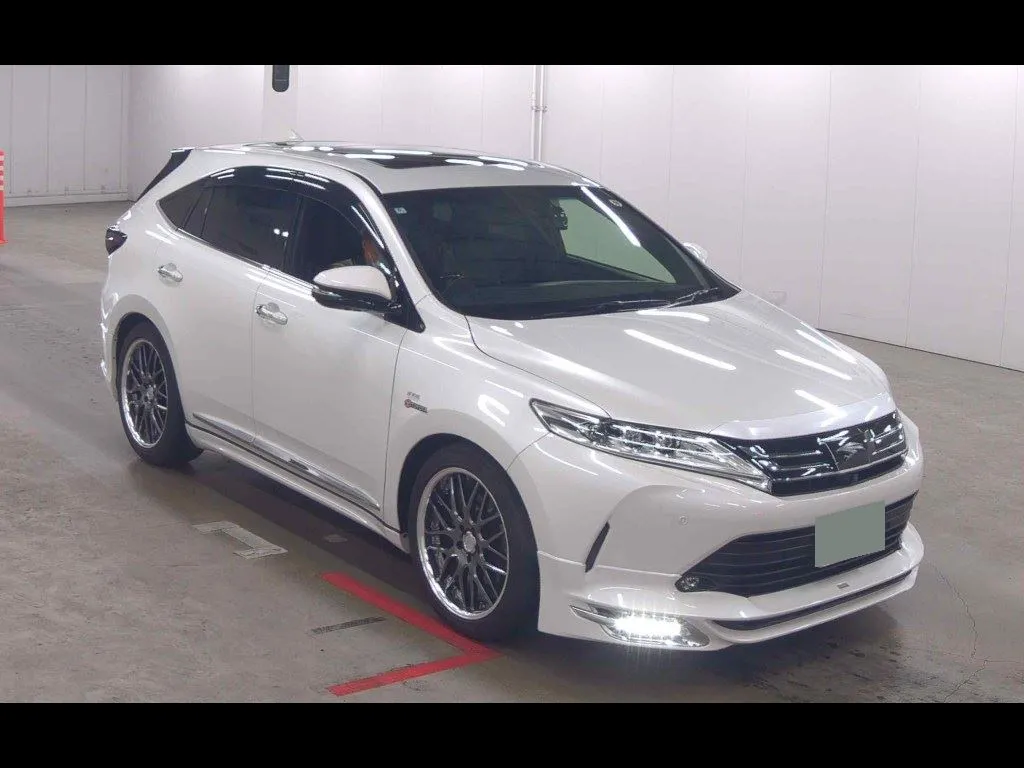 TOYOTA HARRIER PROGRESS METAL AND LEATHER PACKAGE