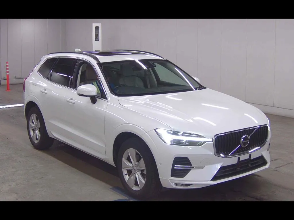 VOLVO XC60 PLUS B5