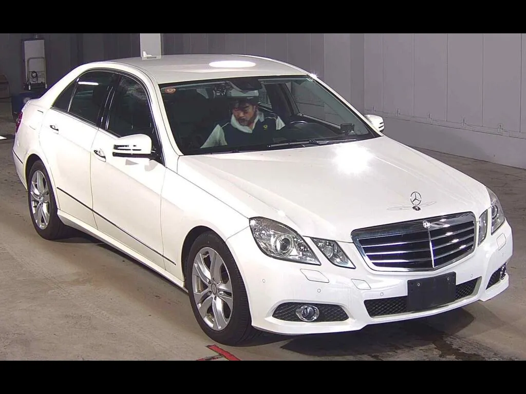 MERCEDES BENZ E-CLASS 4D E350 AVANTGARDE