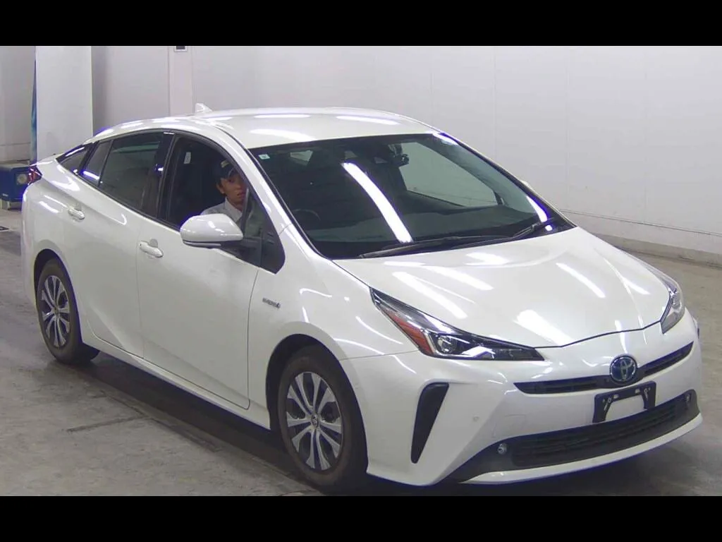 TOYOTA PRIUS 5D A
