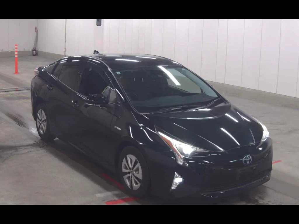 TOYOTA PRIUS 5D A