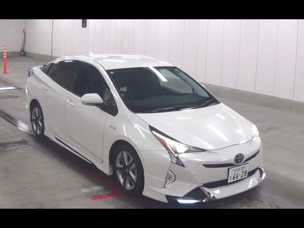 TOYOTA PRIUS 5D A TOURING SELECTION
