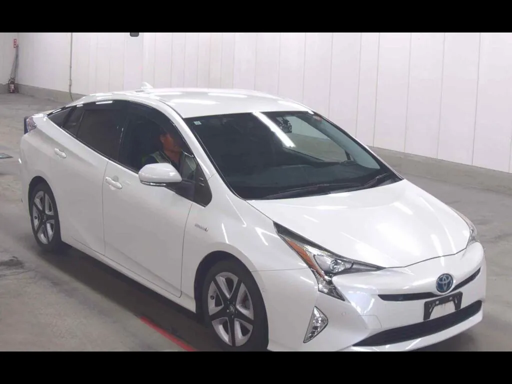 TOYOTA PRIUS 5D A TOURING SELECTION