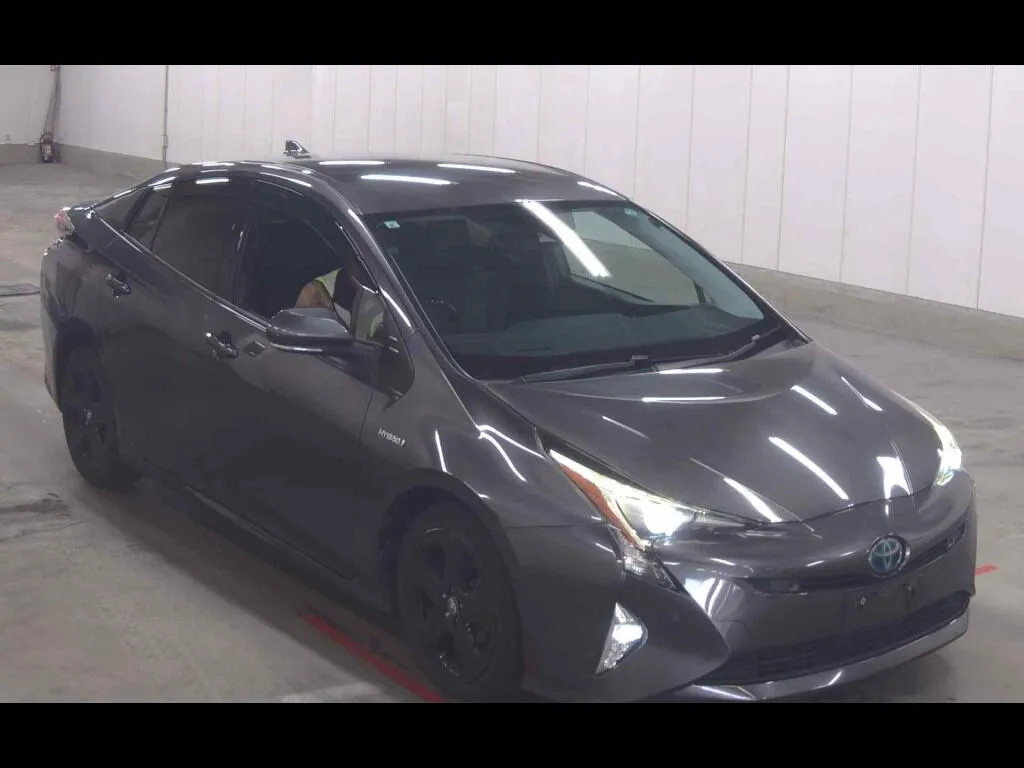 TOYOTA PRIUS 5D A TOURING SELECTION