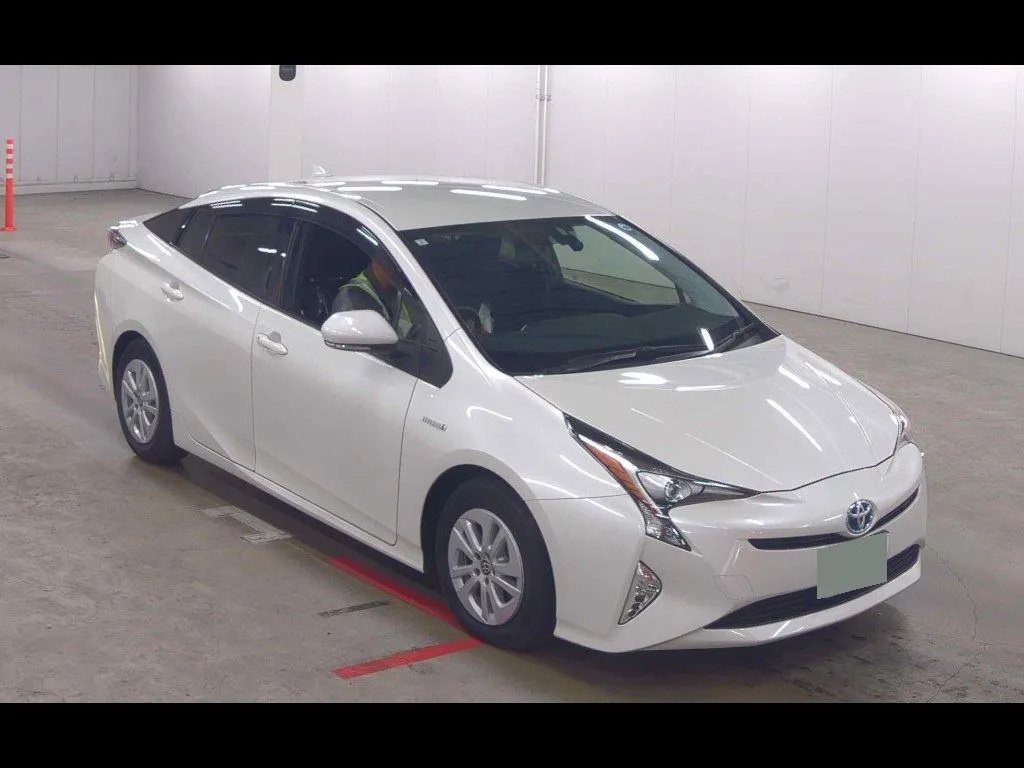 TOYOTA PRIUS 5D S