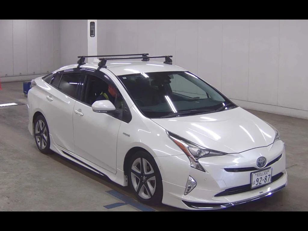 TOYOTA PRIUS 5D A TOURING SELECTION