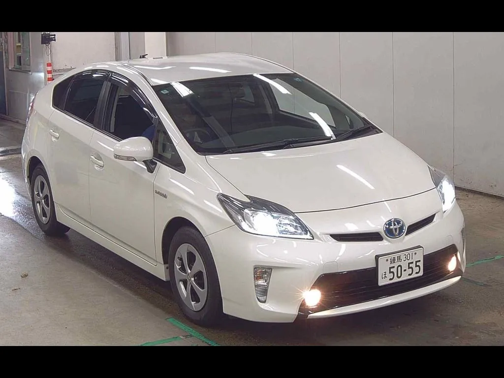 TOYOTA PRIUS 5D S