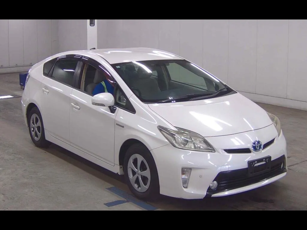 TOYOTA PRIUS 5D S