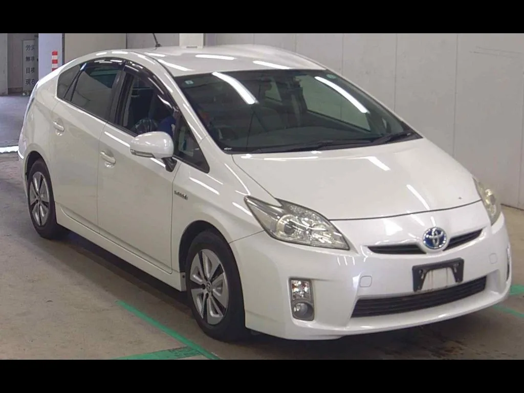 TOYOTA PRIUS 5D S