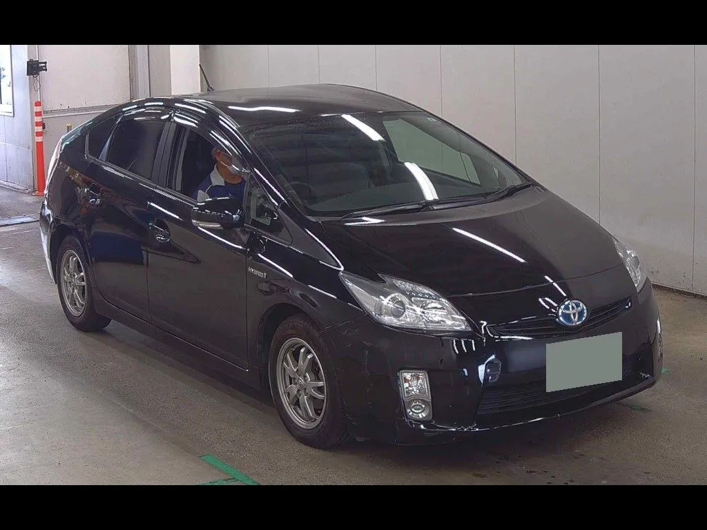 TOYOTA PRIUS 5D L