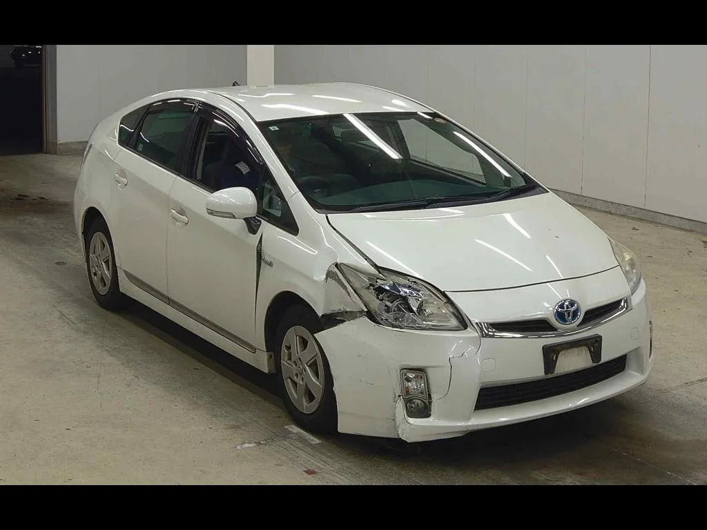 TOYOTA PRIUS 5D S