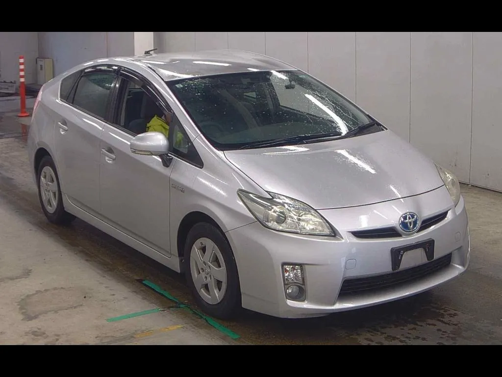 TOYOTA PRIUS 5D S
